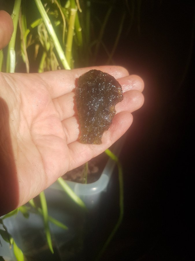 226gram moldavit Moldavite Meteoritnedslag ~ 50× 25 × 8 mm