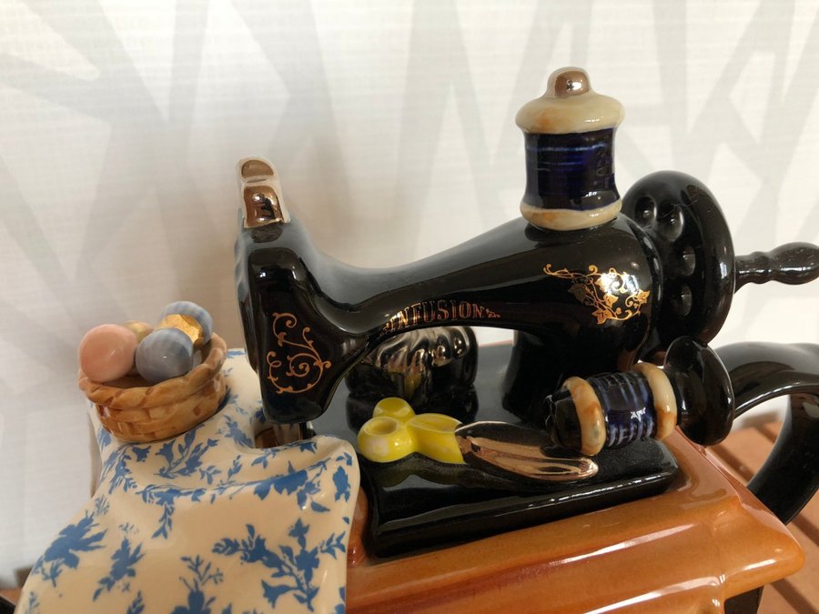 Paul Cardew Teapot Sewing Machine Limited Edition No 12