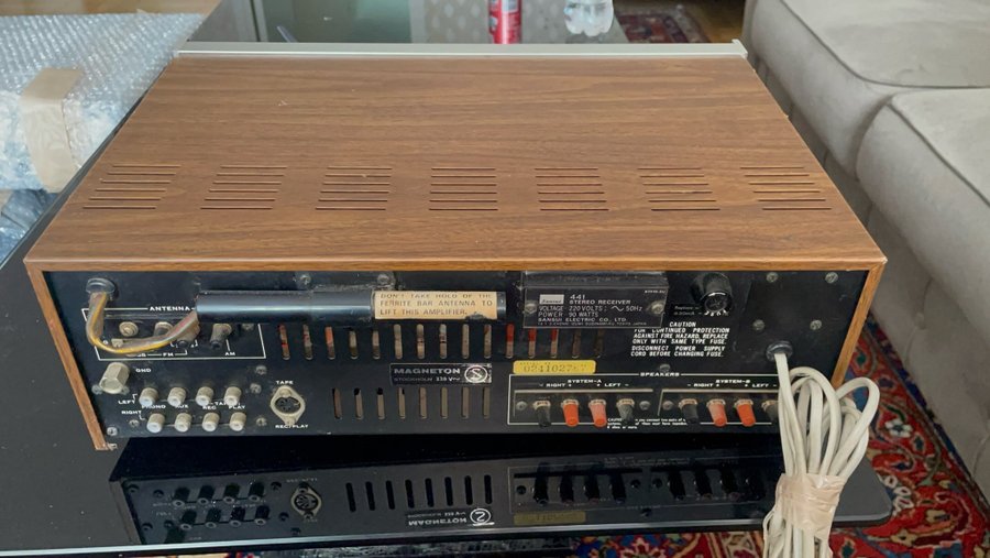 Sansui 441 AM / FM Stereo Receiver