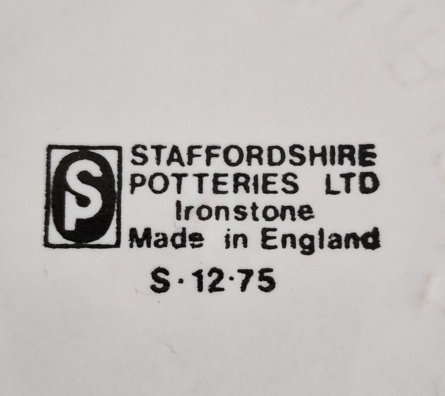 Muggar 2 st " Irma " 70- tal Staffordshire Potteries England  retro