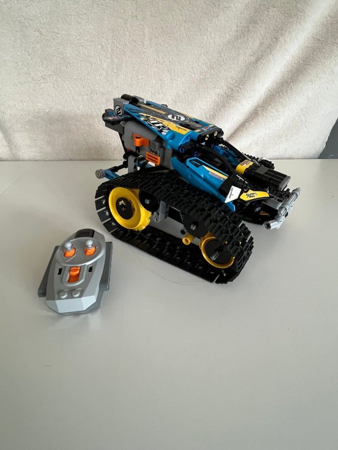 Lego Technic 42095 Stunt-Car Radiostyrd! Dubbla elmotorer!