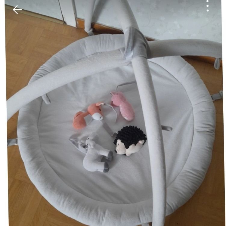 Babygym med leksakerFint babygym från Kids Concept