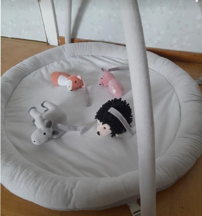 Babygym med leksakerFint babygym från Kids Concept