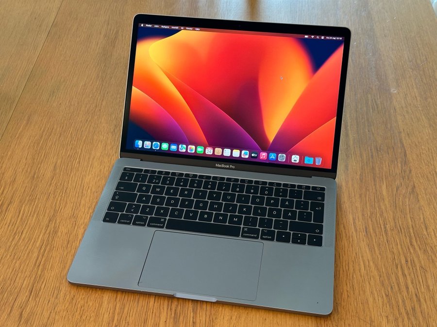 Apple MacBook Pro 2017 13" / i7 25GHz / 16GB / 512GB