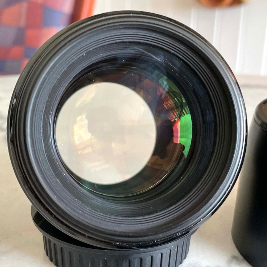 Canon EF 85mm f18 USM + ET-65 III Hood Made in Japan 85/18 85/18