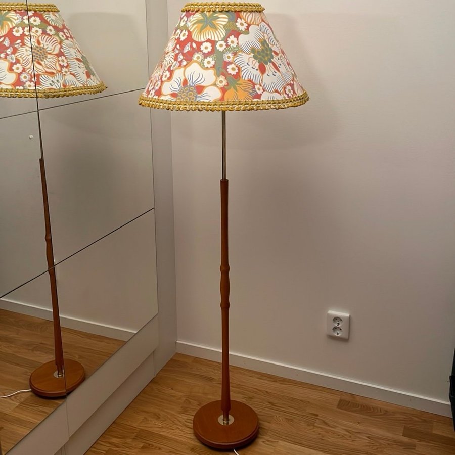 Vintage Teak  Mässing Örsjö 1950 Golvlampa Lampskärm Josef Frank ”Eldblomman”