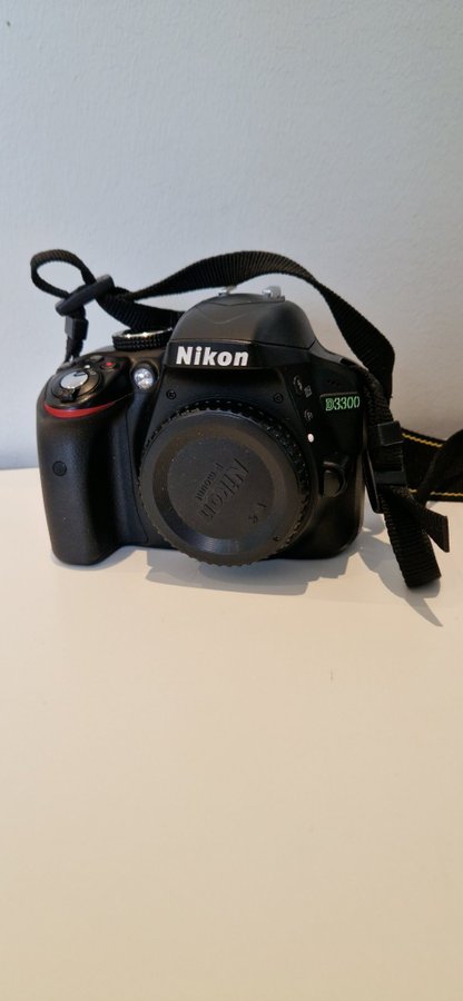 Nikon D330 i bra skick + nikon afp 70-300 45-63 g ED DX objektiv