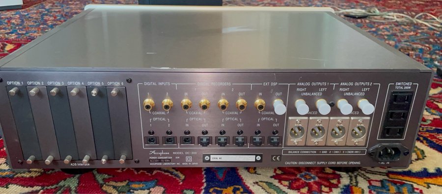 Accuphase DC-300 Digital stereoförförstärkare