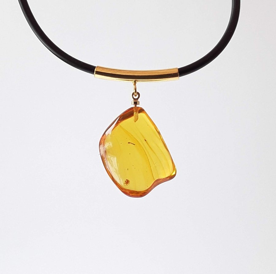 Yellow Baltic amber gemstone insect inclusion pendant necklace insect jewelry