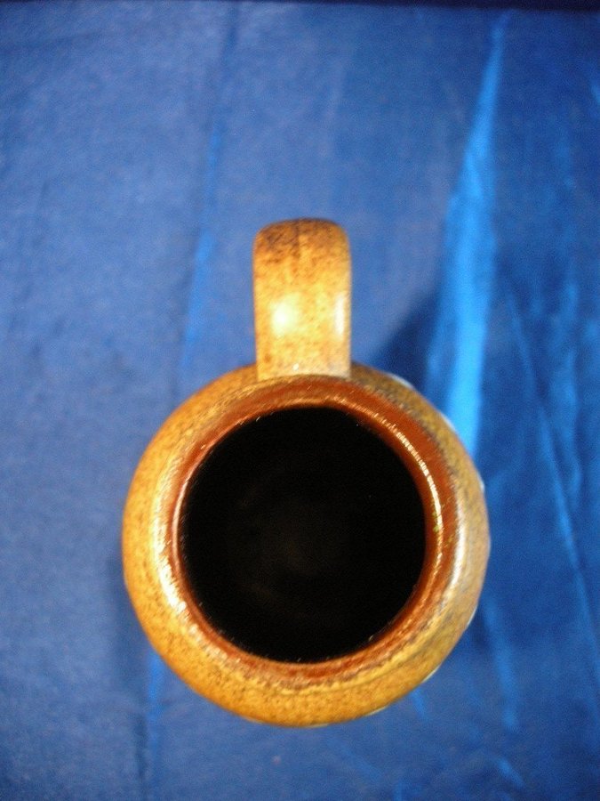 Gammal snygg vas/ kanna/ urna i keramik från Tyskland Märkt GERMANY