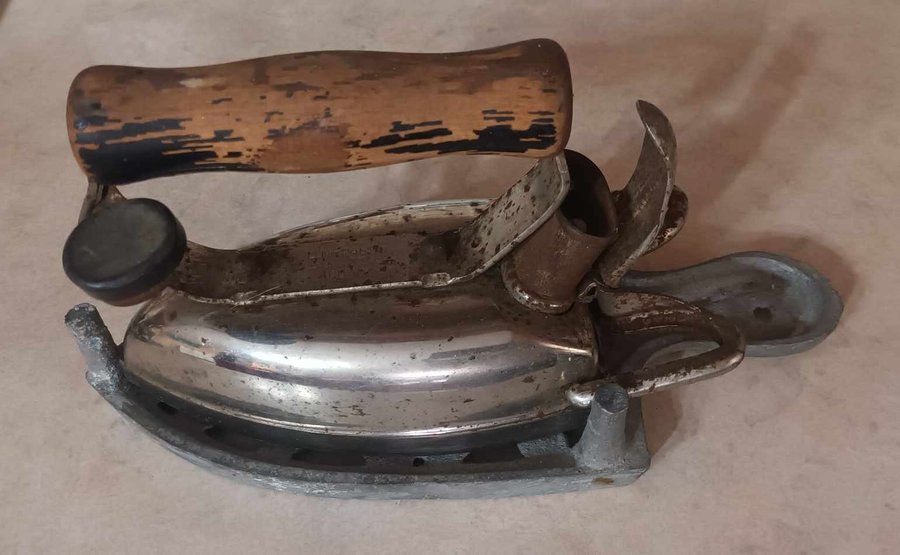 Vintage Iron with Stand