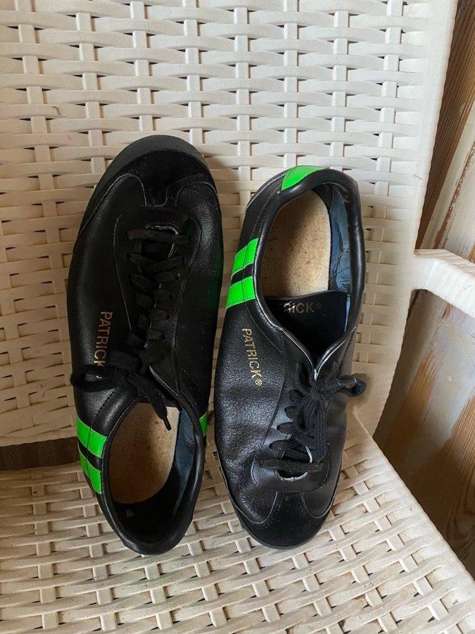 Retro original Patrick Trainers svart/ gröna sneakers st44 vintage