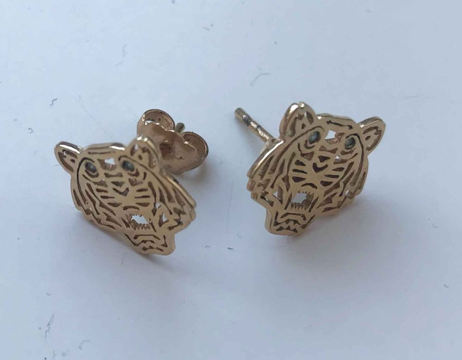 tiger gold metal earrings studs brand new