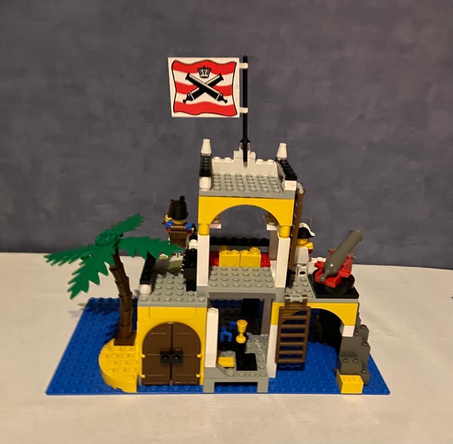 Lego Pirates 6263 - Imperial Outpost 1995 komplett med manual i fint skick