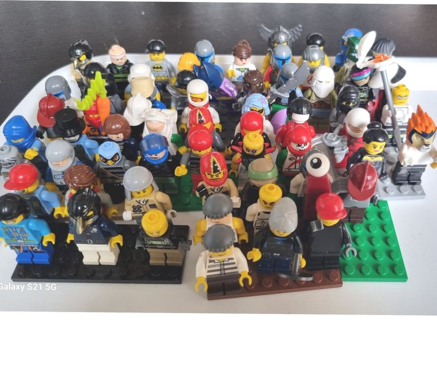 Ca 8 kg Lego samling 60 figurer +