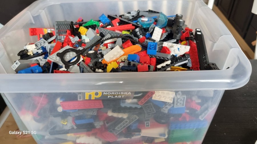 Ca 8 kg Lego samling 60 figurer +