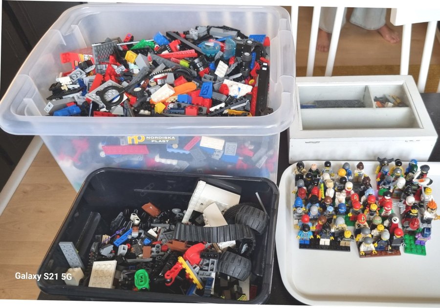 Ca 8 kg Lego samling 60 figurer +
