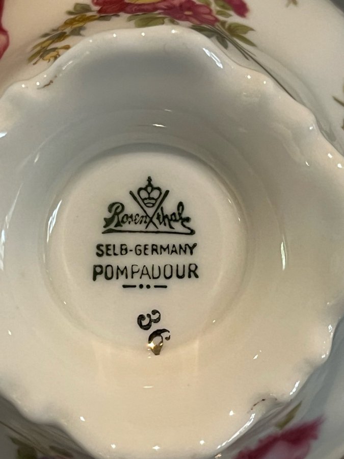 Rosenthal Pompadour kaffekoppar med fat och assietter