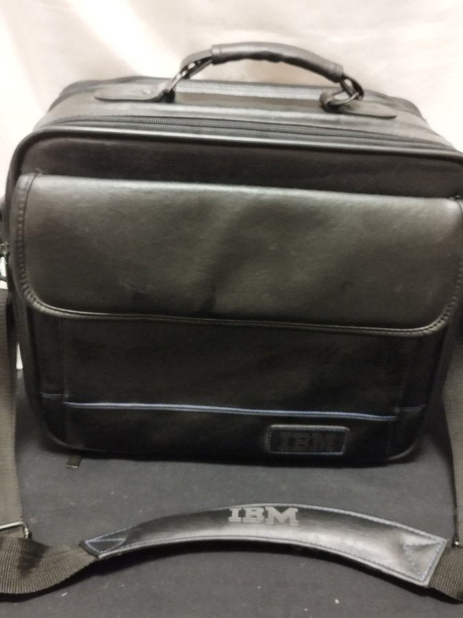 IBM orginal retro laptop läder väska(axel och hand)1997