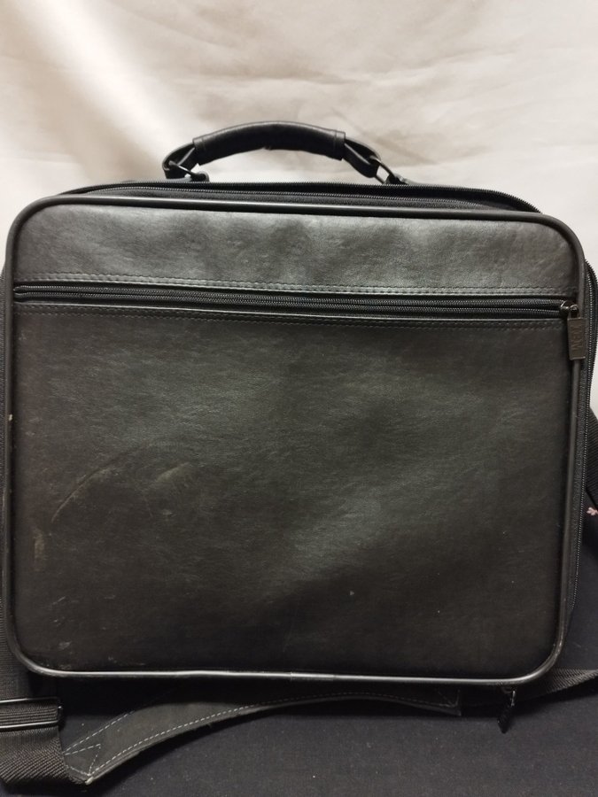 IBM orginal retro laptop läder väska(axel och hand)1997