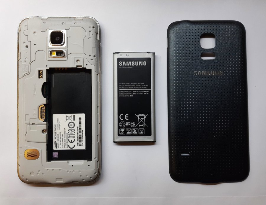 SAMSUNG GALAXY S5"mini" (SM-G800F) ***fint skick***