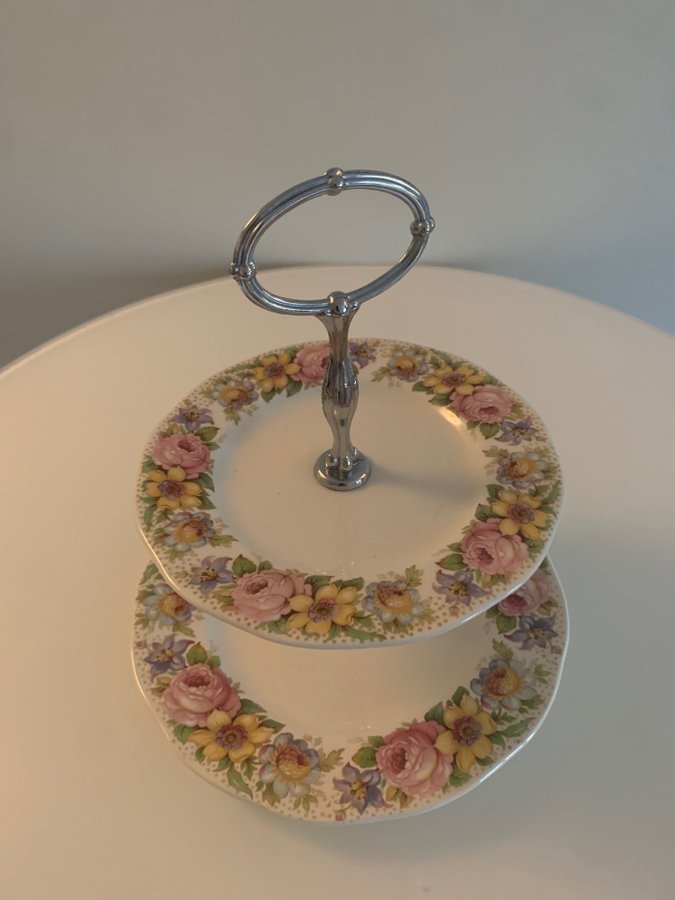 Kakfat i porslin med blommor Wedgewood England Retro Vintage