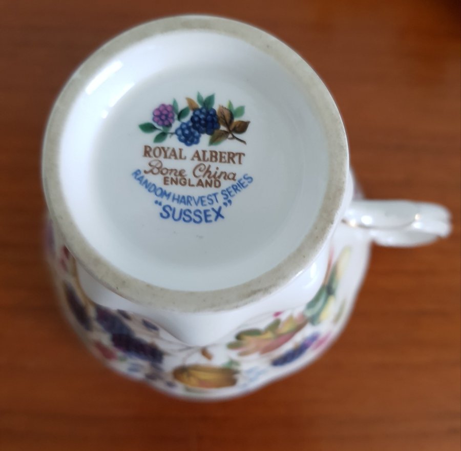Royal Albert Random Harvest Series "SUSSEX"- Tekopp / Kaffekopp med fat