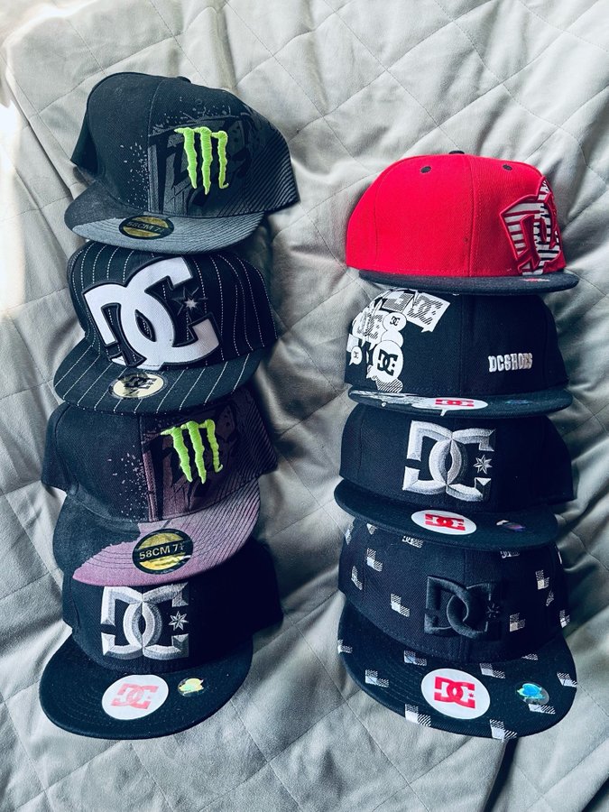 Kepsar/fitted caps 8 st DC Shoes  Monster stl: 6 ¾ – 7 ¼