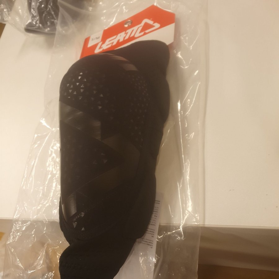 Leatt knee guard 3df 50 S/M