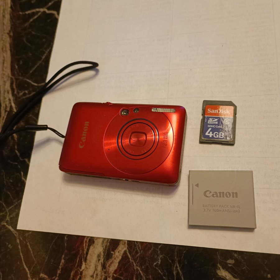 Canon IXUS 100 IS Röd i original förpackning