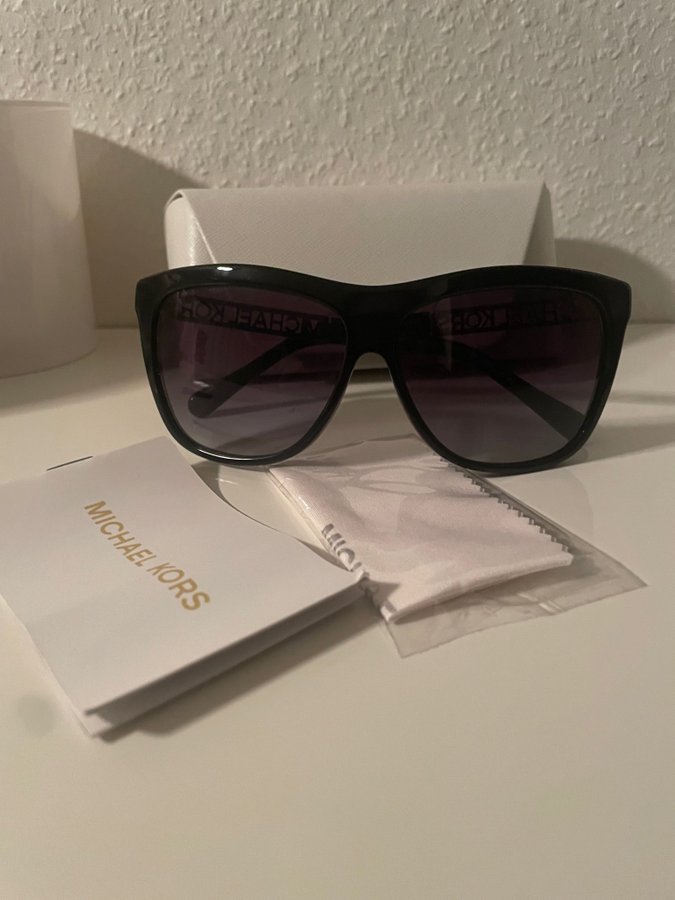 MICHAEL KORS SOLGLASÖGON DAM Sunglasses