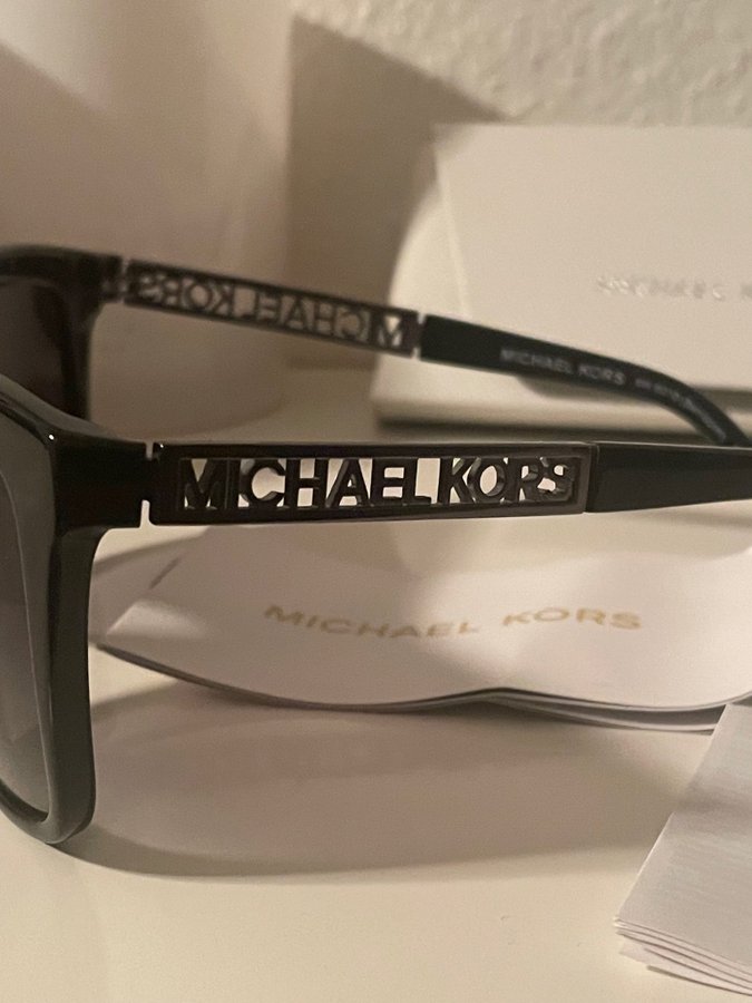 MICHAEL KORS SOLGLASÖGON DAM Sunglasses