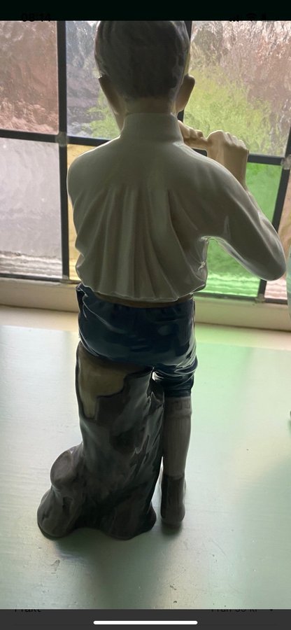 Underbar figurin Flöjtspelande pojke BingGröndahl äldre h 29 cm nyskick
