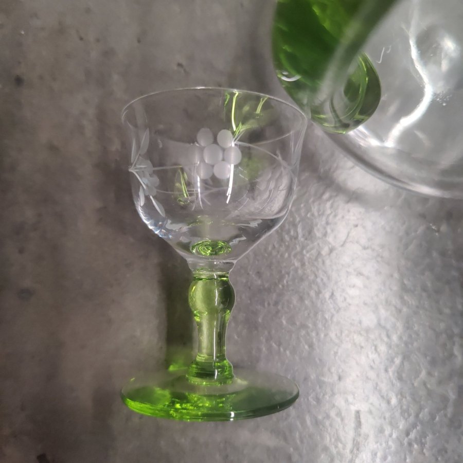 Vintage karaff med små fina glas