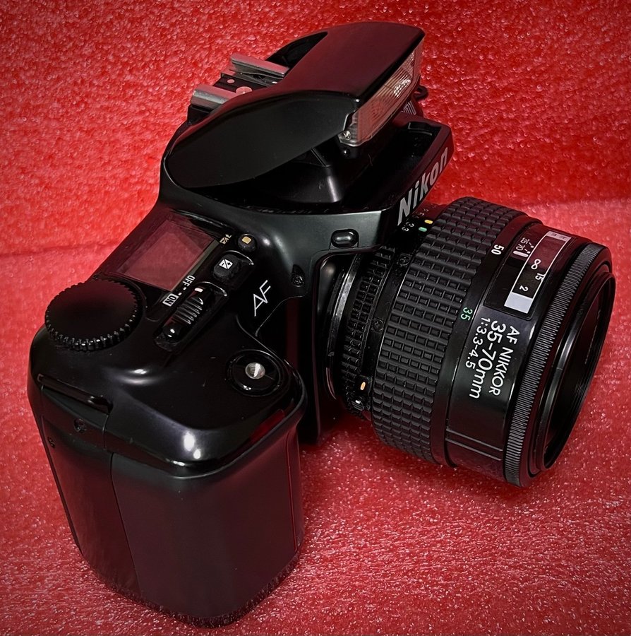 NIKON F 601 + NIKOA AF 35-till-70 mm F 1:33-45 autofokus Nikkor-zoomobjektiv