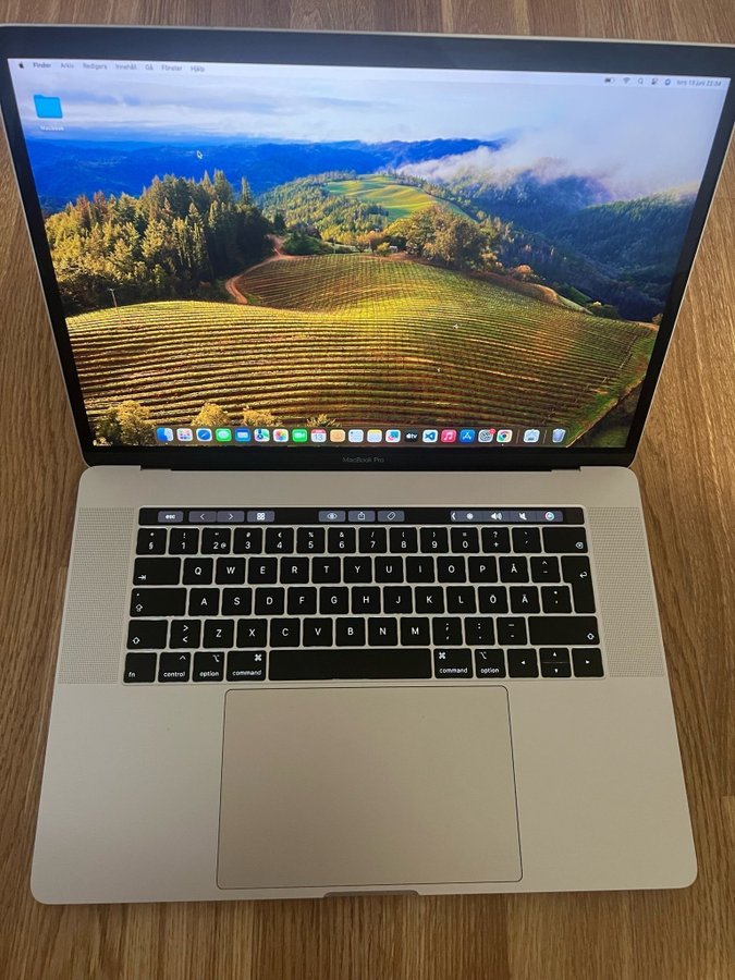Macbook Pro 15” 2018 (i7 16GB 512GB)