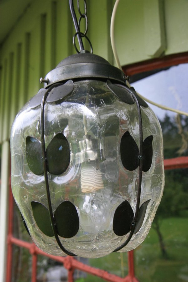 Äldre taklampa handblåst "bubbligt" glas