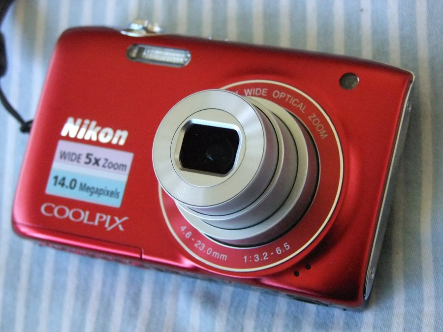 Nikon Coolpix S3100 CCD-bildsensor med 14 Mpixel mycket fin