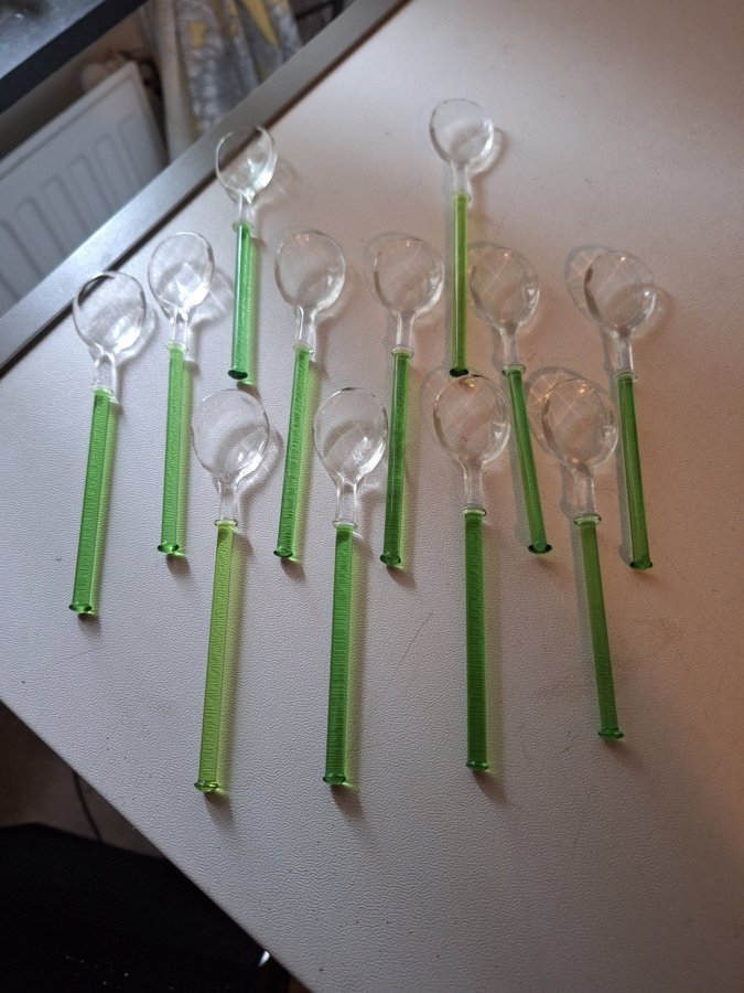Gröna retro skedar i glas