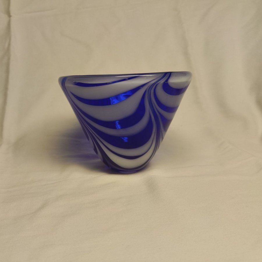 Vicke Lindstrand Blue Spiral Bowl