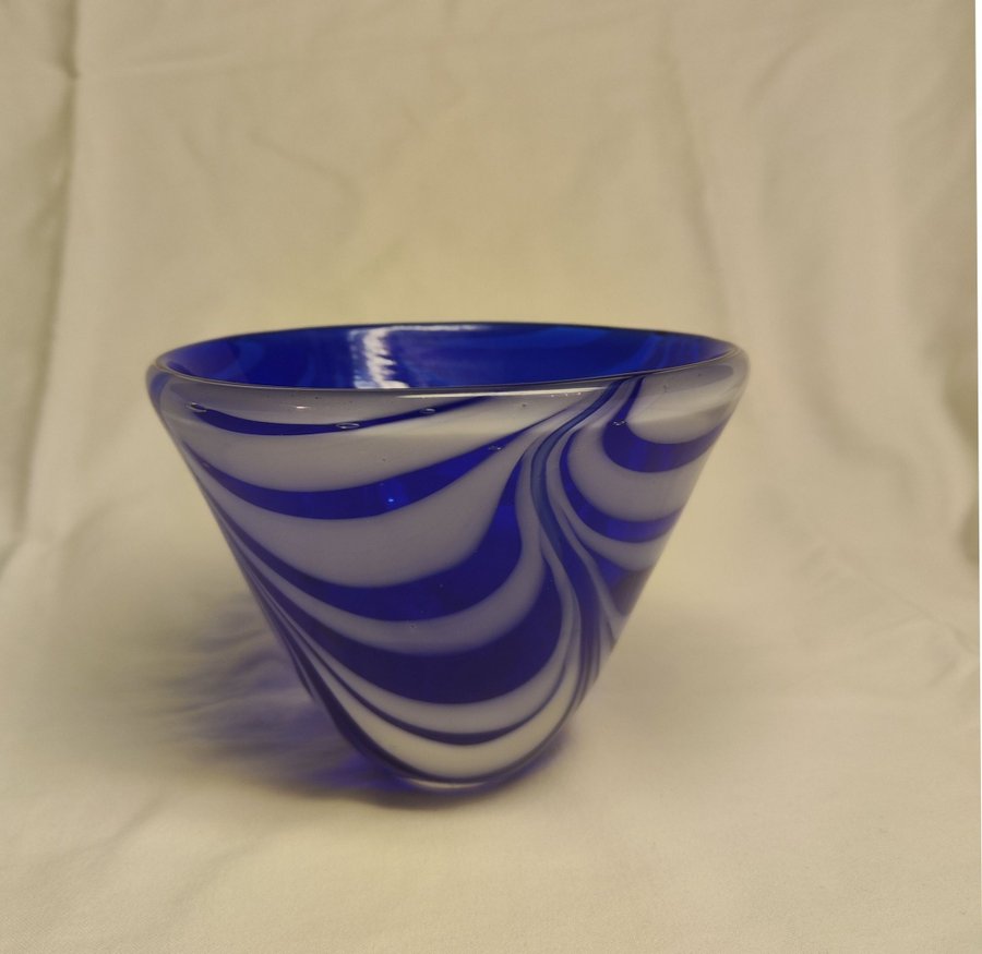 Vicke Lindstrand Blue Spiral Bowl