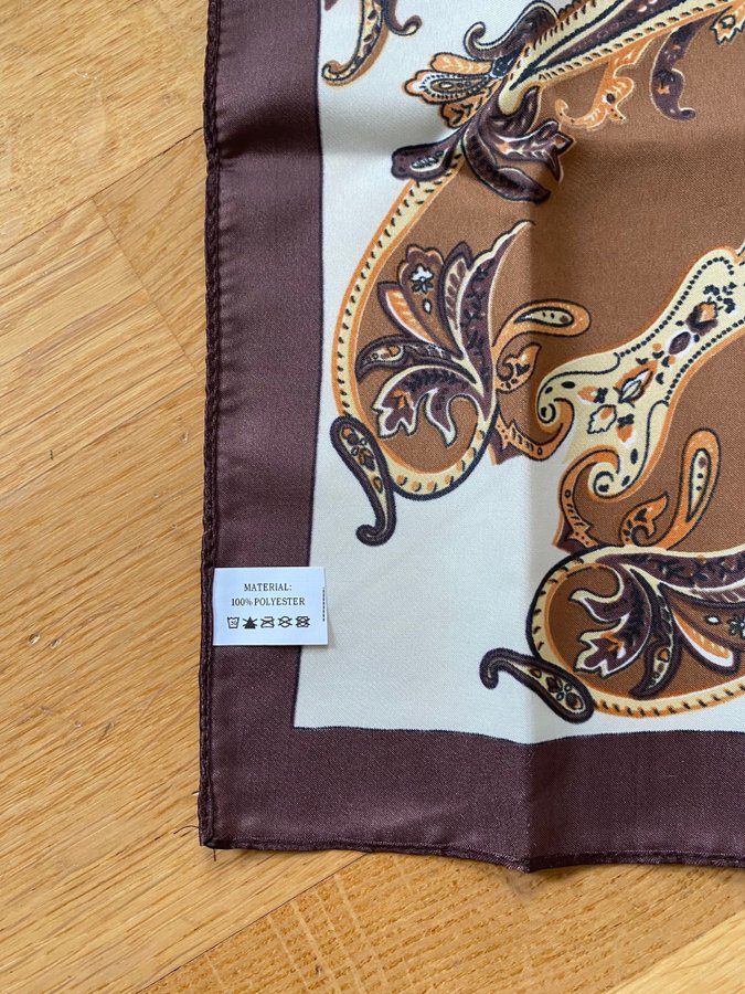 Scarf Brun beige svart guldfärgad