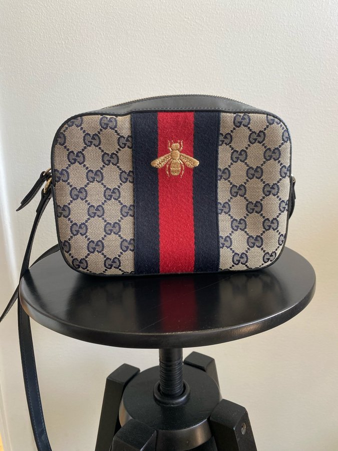 GUCCI GG MONOGRAM CANVAS BEE WEB CAMERA BAG