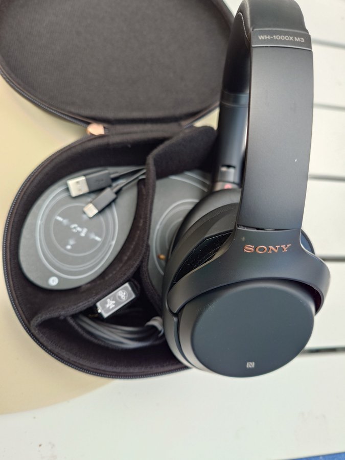 Sony WH-1000 XM3 brusreducerande hörlurar