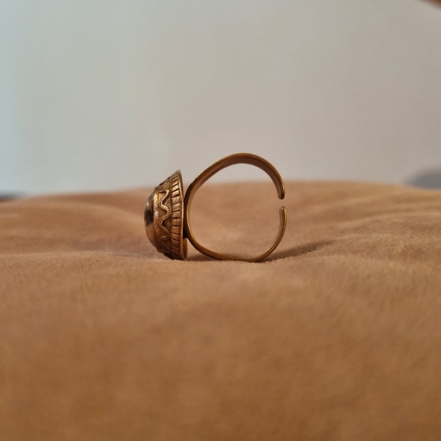 Vintage Kalevala ring i Brons med Granit