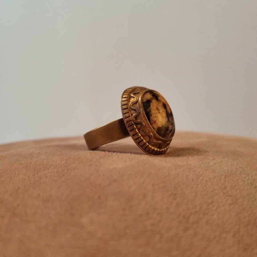 Vintage Kalevala ring i Brons med Granit