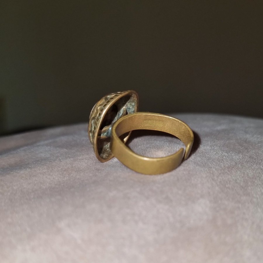 Vintage Kalevala ring i Brons med Granit