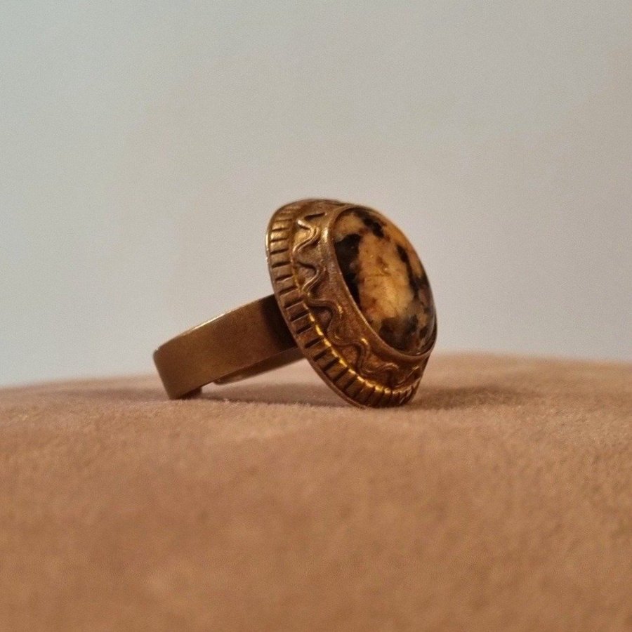 Vintage Kalevala ring i Brons med Granit