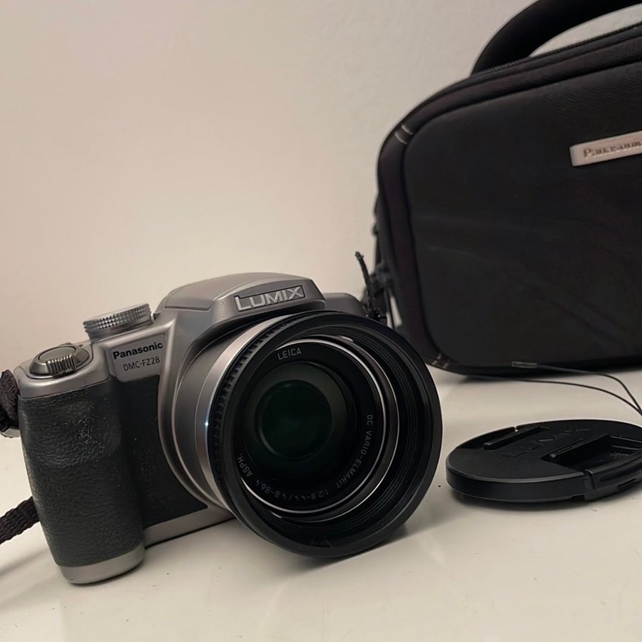 Panasonic Lumix DMC-FZ28 Digitalkamera Leica DC Vario-Elmarit med Väska