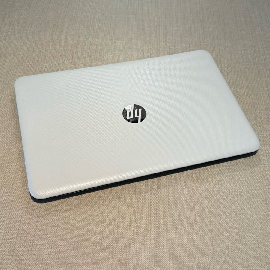 Bärbar dator laptop HP Intel i3 8 GB RAM 1 TB HDD